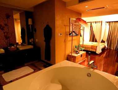 杭州拱墅区养生会所的黄昏恋：当爱情遇上八十岁